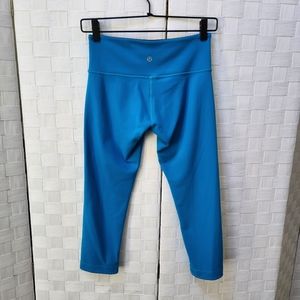 Lululemon yoga Capri leggings women's 4 blue